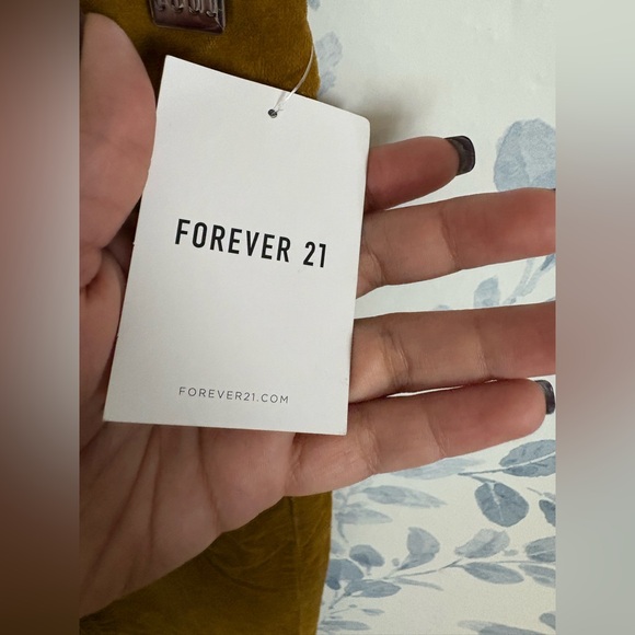 Forever 21 Women’s Bootcut Velvet High Rise Pants Gold Medium. New w tag - Picture 6 of 8